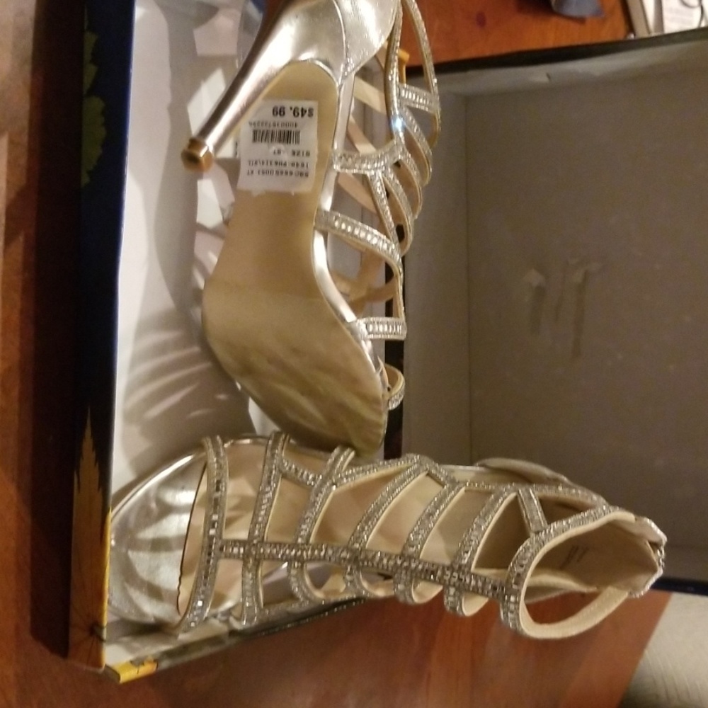 Shoes - Picture 3 of 3